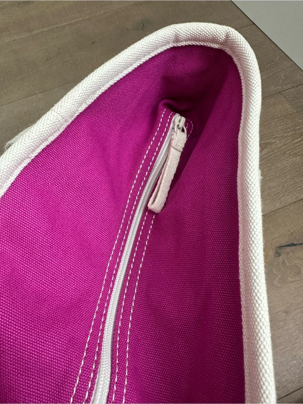 Lands' End White Canvas Tote with Fuchsia Trim and Handles